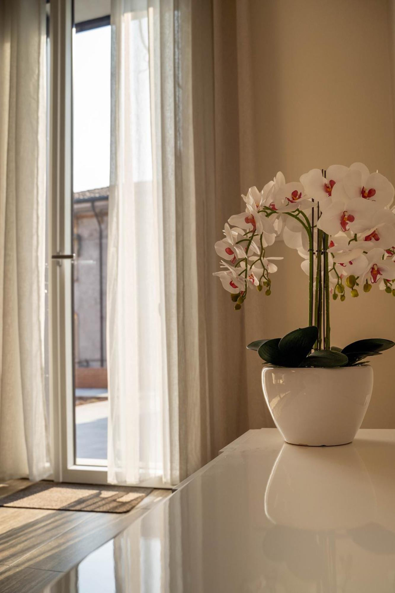 Residenza Grazioli Hotel เวโรนา ภายนอก รูปภาพ